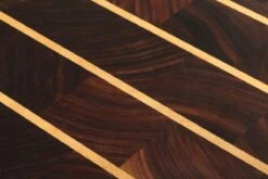 Eden Planche à Découper Faite à La Main, Noyer Américain Avec Rayures, 37x36 Cm 5 Eden Planche à Découper Faite à La Main, Noyer Américain Avec Rayures, 37x36 Cm -Pas Cher Lame Pro Magasin EQP004 3736 03 eden snijplank eqp004 3736 d3